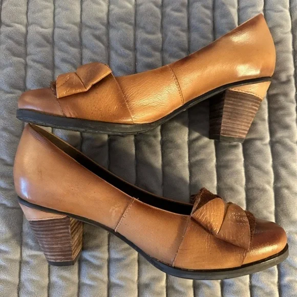 L’Artiste by Spring‎ Step Beautiful unique brown heels size 39 (8.5 US). GUC - Picture 3 of 8